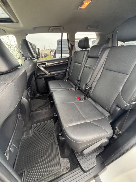 2015 Lexus GX 460 Image 11