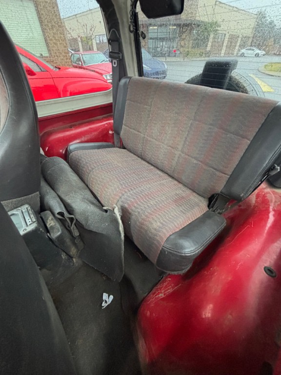 2000 Jeep Wrangler Image 8