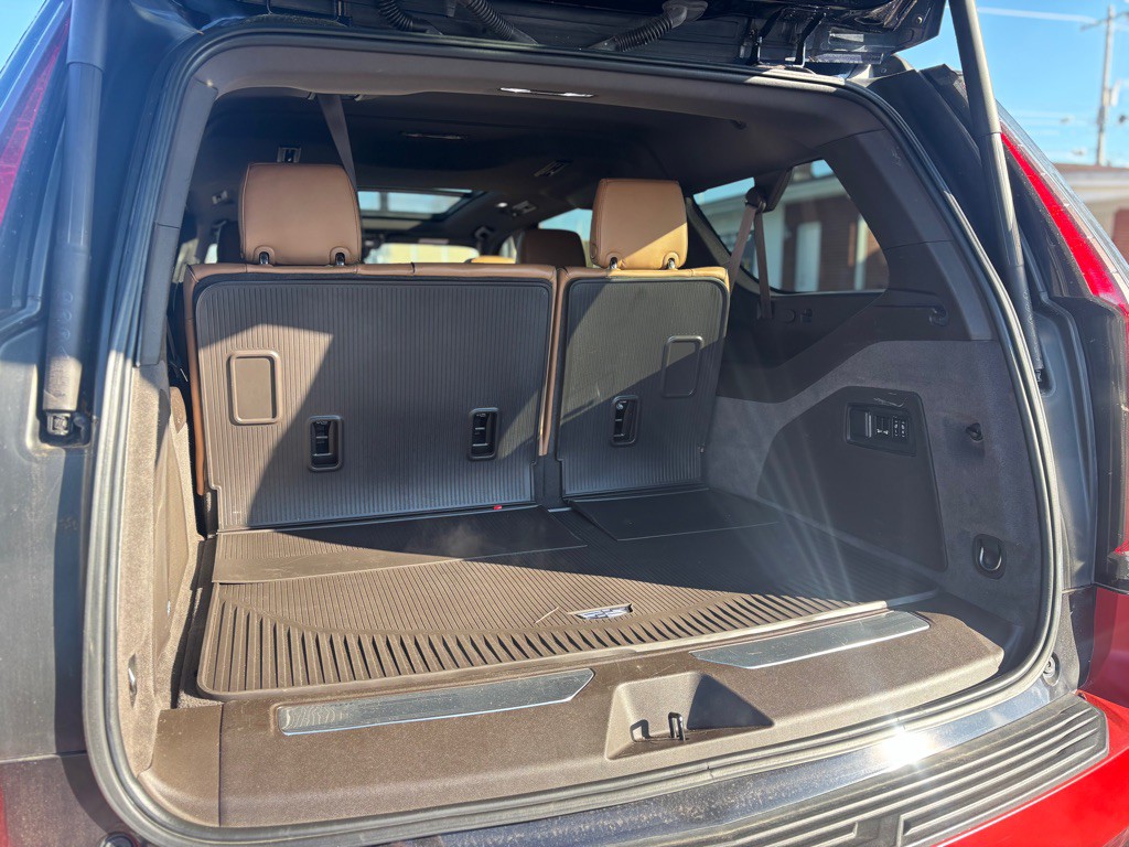 2021 Cadillac Escalade Image 9