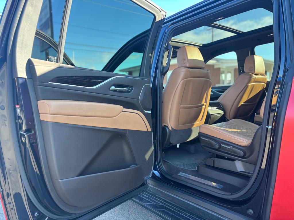 2021 Cadillac Escalade Image 15