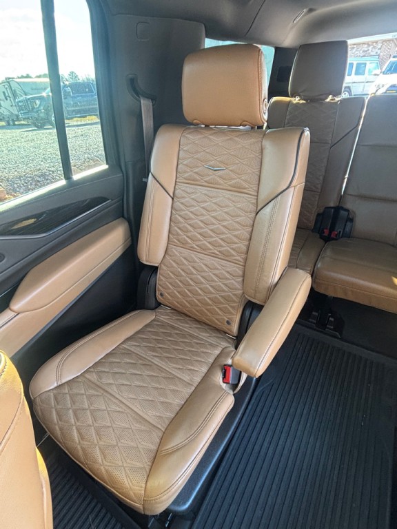 2021 Cadillac Escalade Image 17