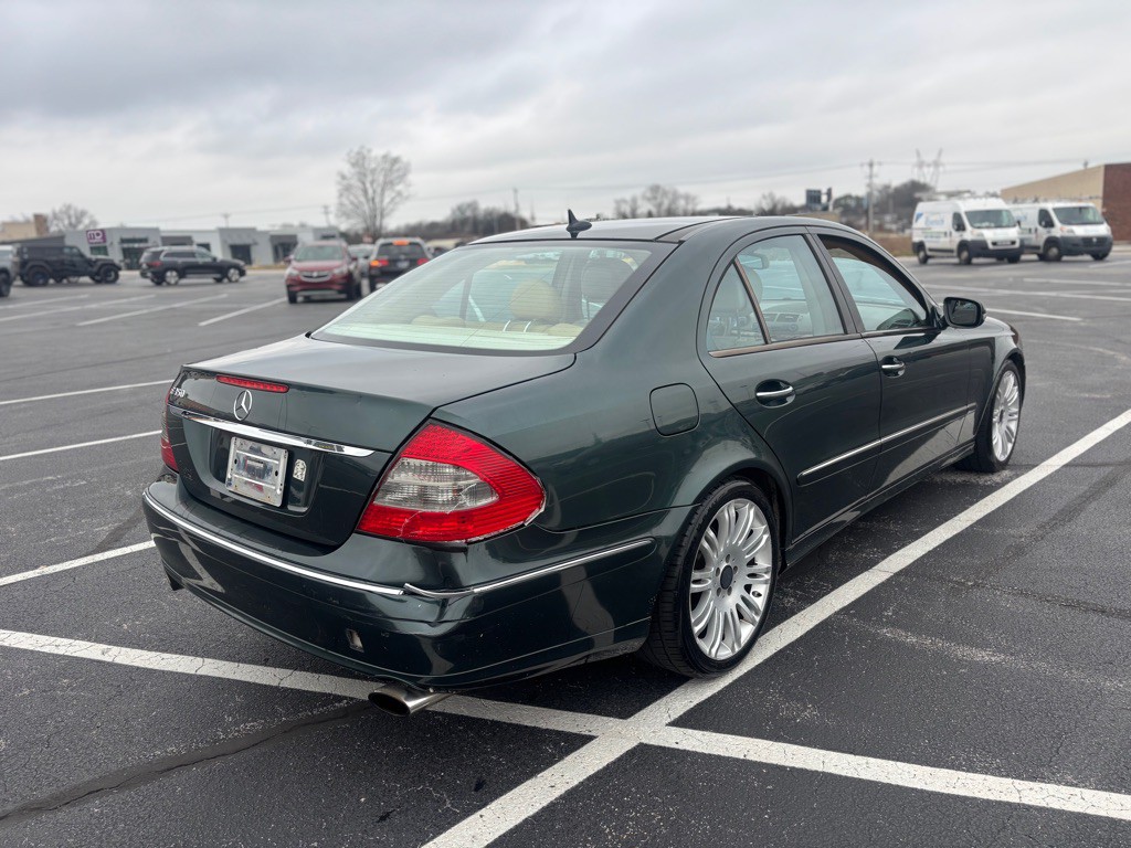 2008 Mercedes-Benz E-Class Image 4