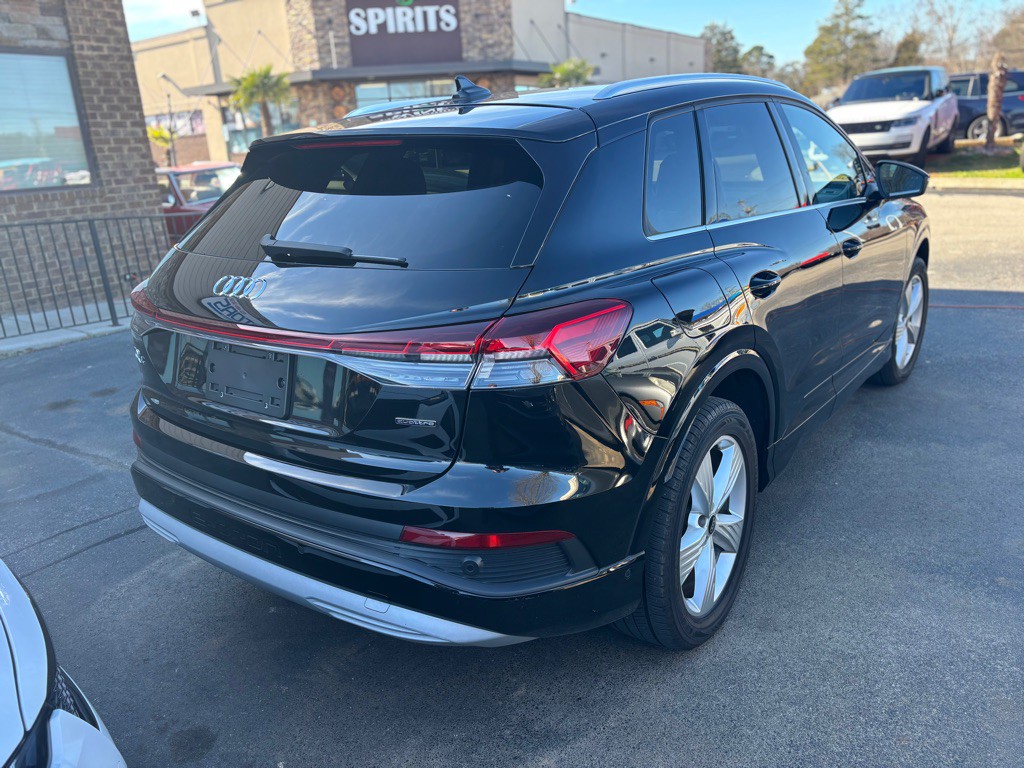 2022 Audi Q4 E-tron Image 4