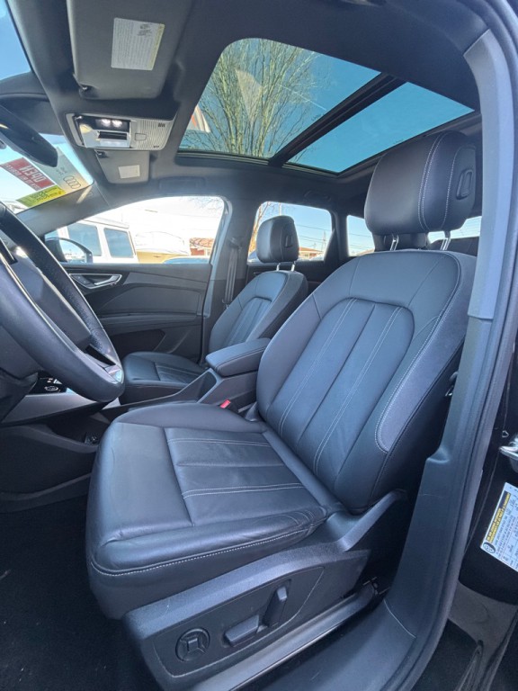 2022 Audi Q4 E-tron Image 6