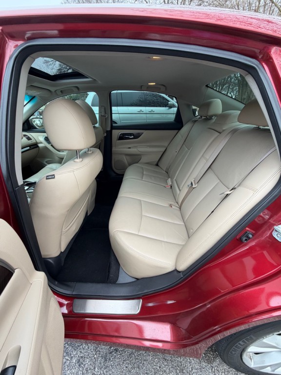 2015 Nissan Altima Image 4