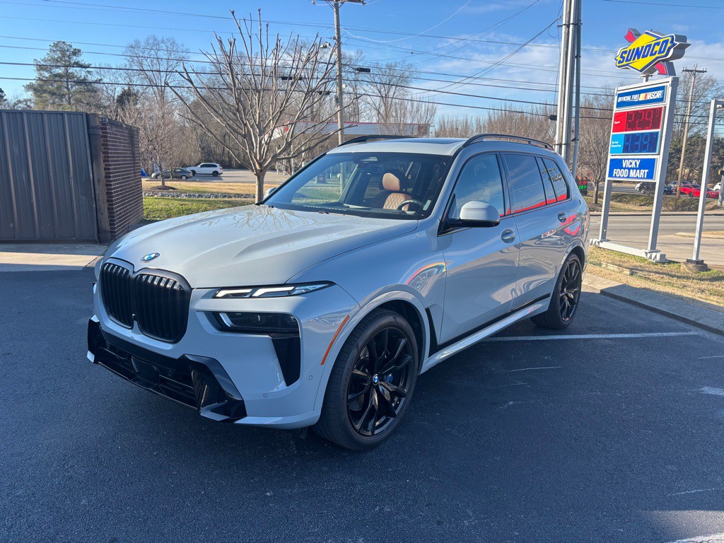 2024 BMW X7 Image 1