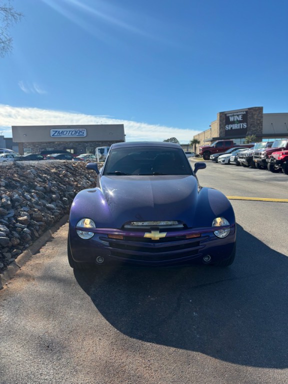 2004 Chevrolet SSR Image 2