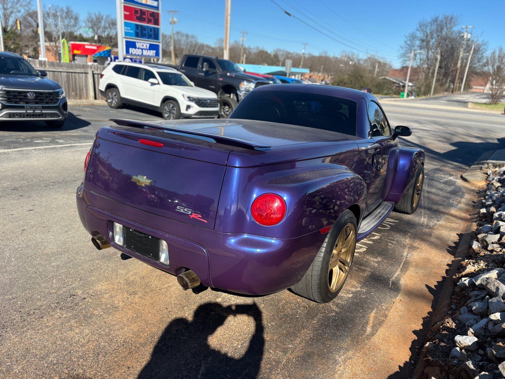 2004 Chevrolet SSR Image 5