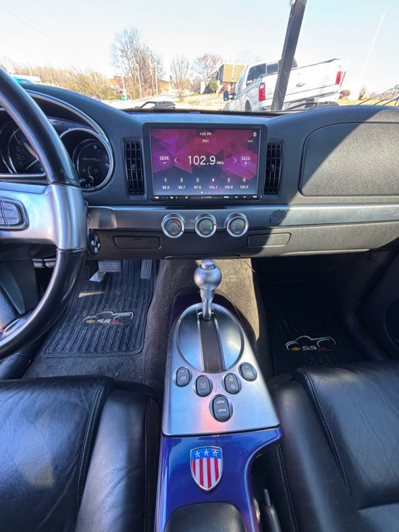 2004 Chevrolet SSR Image 13