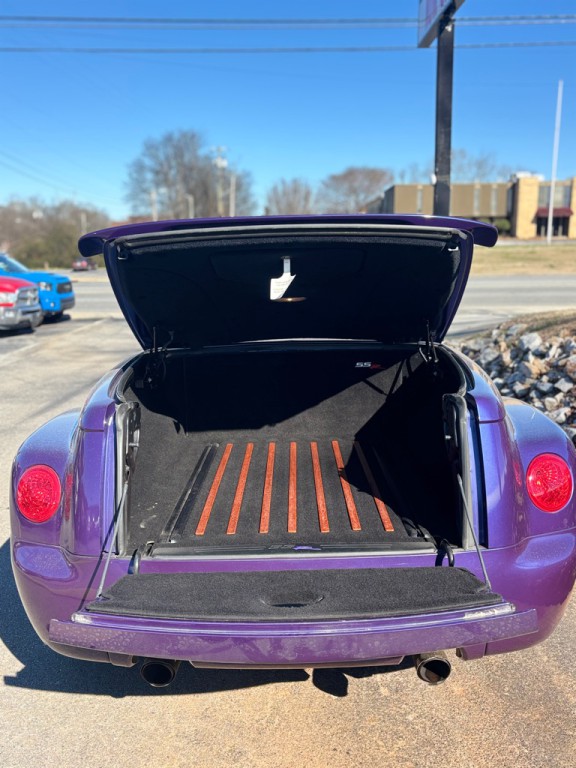 2004 Chevrolet SSR Image 15