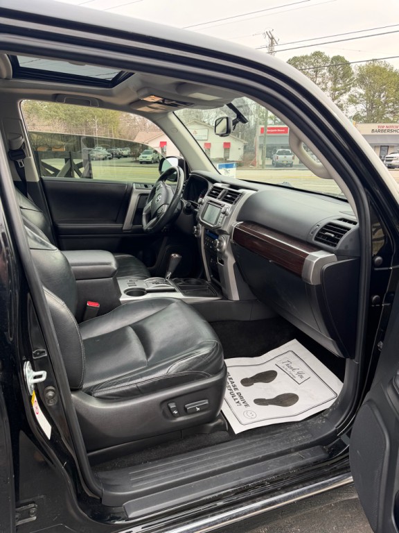 2016 Toyota 4Runner Image 8