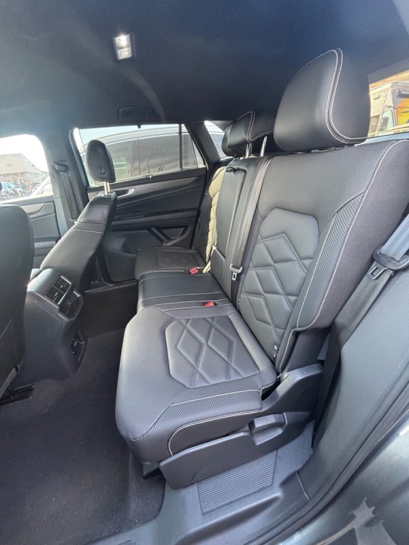 2024 Volkswagen Atlas Cross Spo Image 4