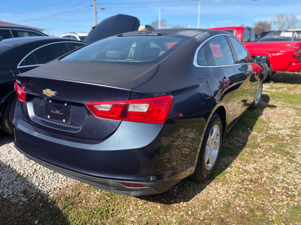 2017 Chevrolet Malibu Image 3