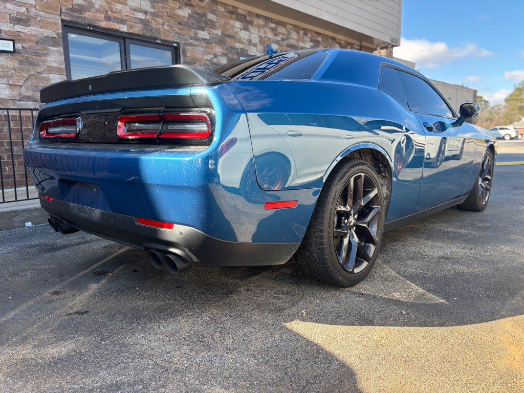 2022 Dodge Challenger Image 8