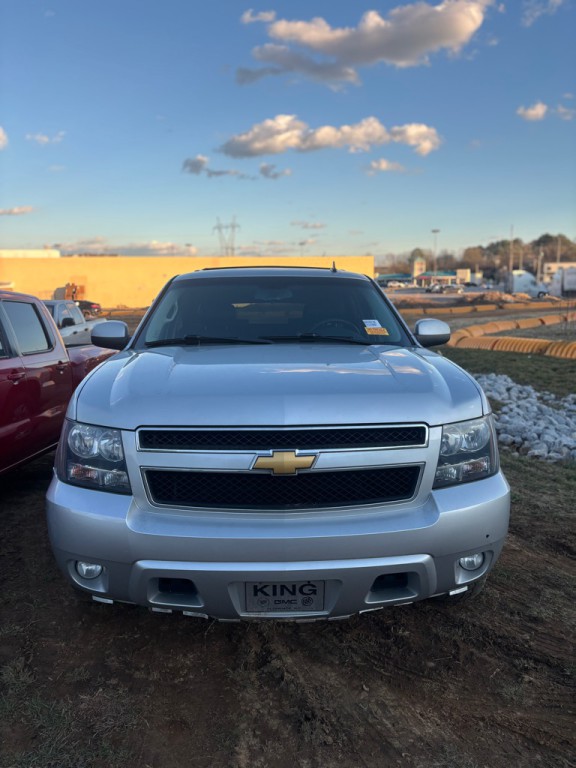 2013 Chevrolet Tahoe Image 2