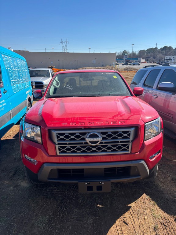 2022 Nissan Frontier Image 2
