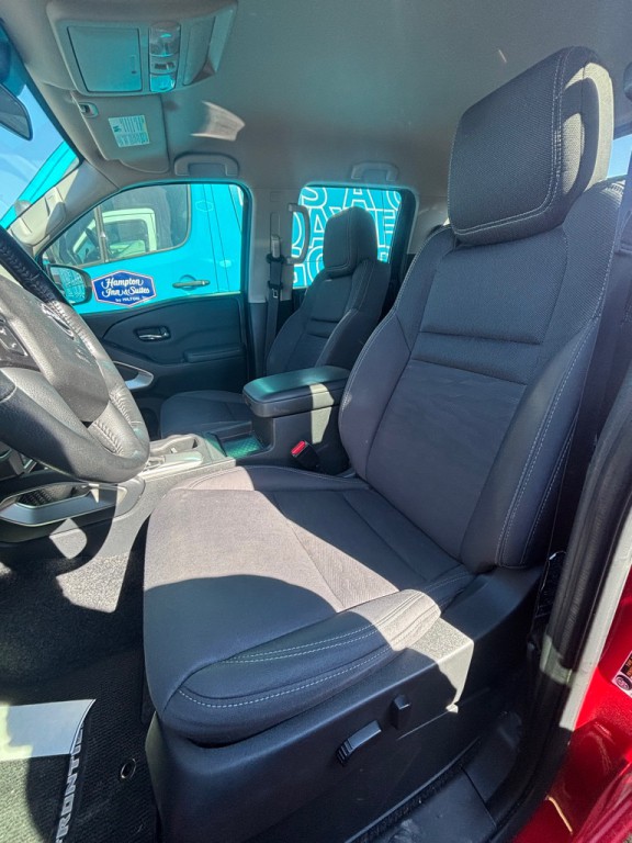 2022 Nissan Frontier Image 8