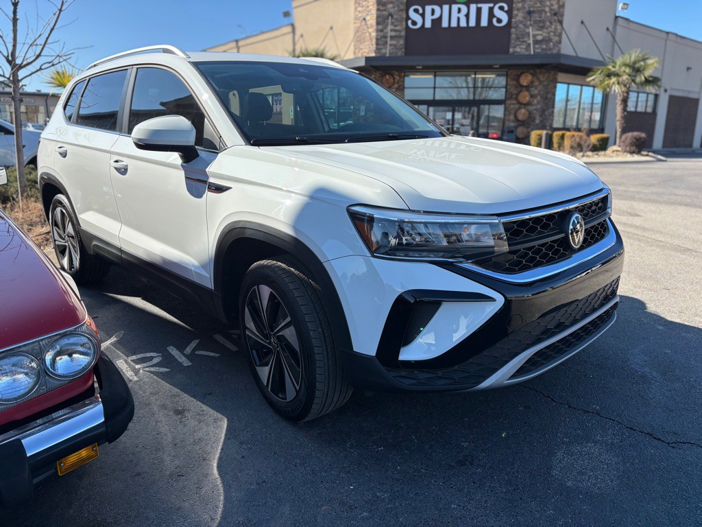 2024 Volkswagen Taos Image 3