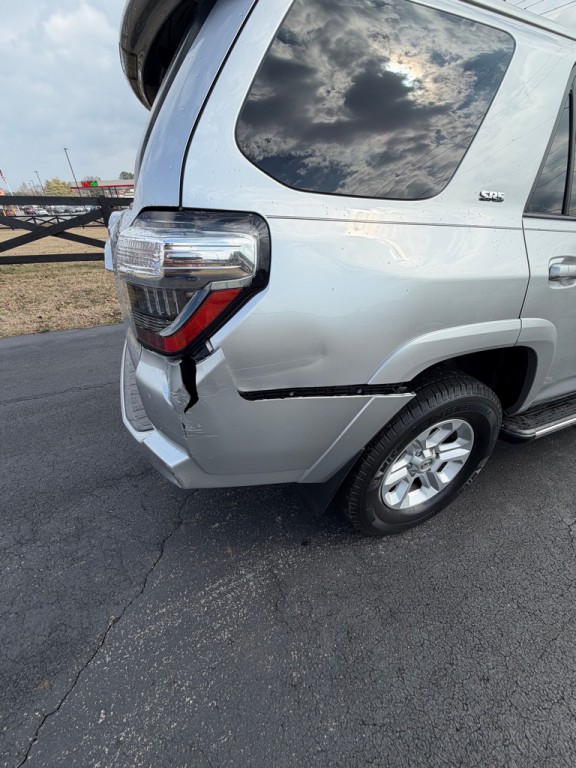 2016 Toyota 4Runner Image 8