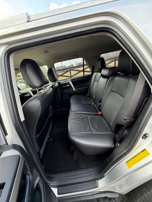 2016 Toyota 4Runner Image 11