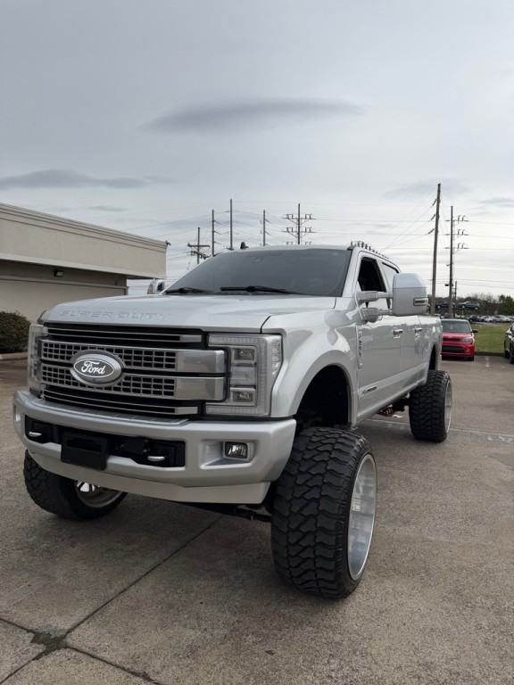 2019 Ford F-250 Image 2