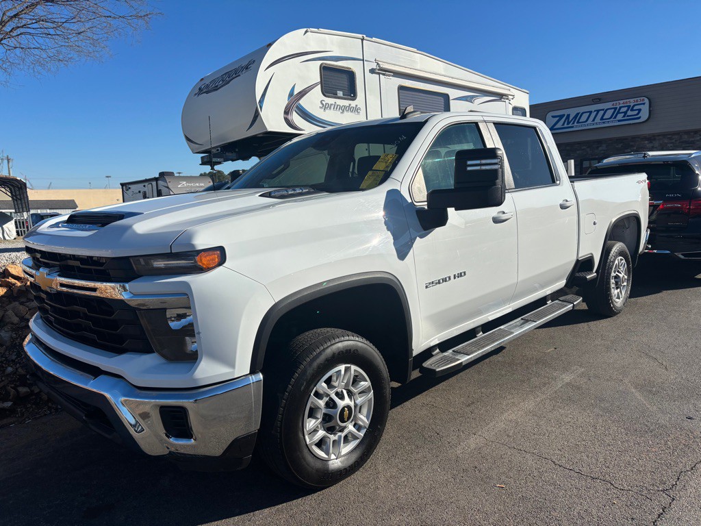 2024 Chevrolet Silverado 1500 Image 1