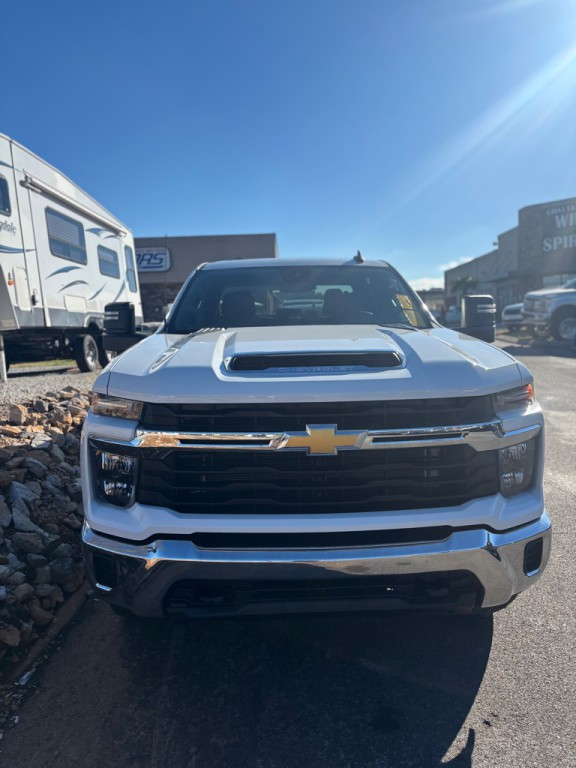 2024 Chevrolet Silverado 1500 Image 2