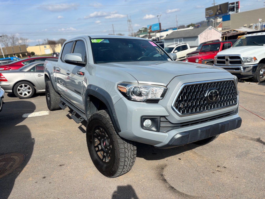 2018 Toyota Tacoma Image 1