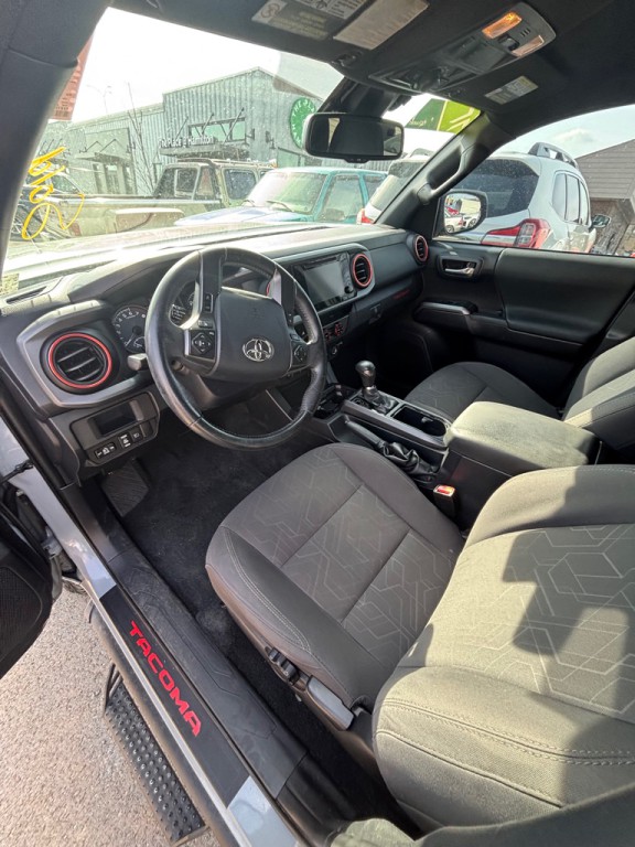 2018 Toyota Tacoma Image 3