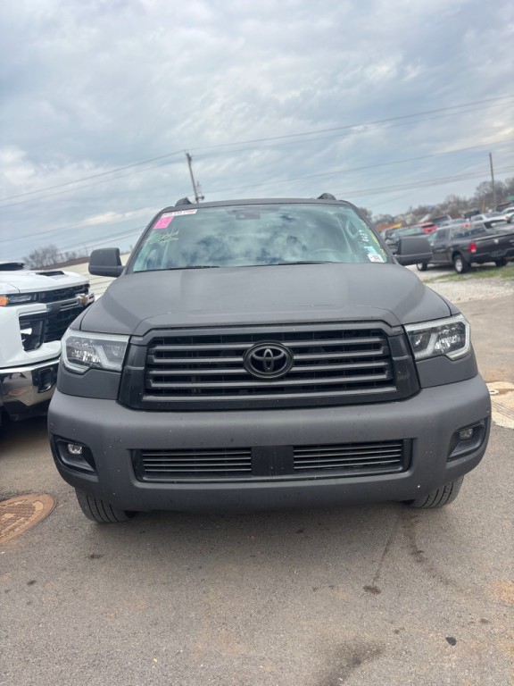 2020 Toyota Sequoia Image 2