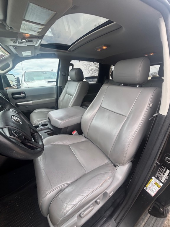 2020 Toyota Sequoia Image 4