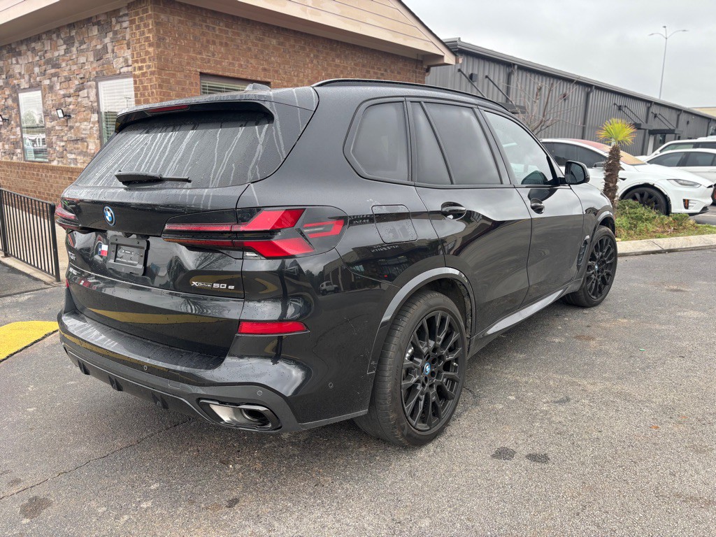 2025 BMW X5 Image 1