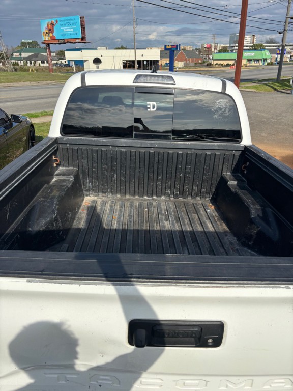 2017 Toyota Tacoma Image 7