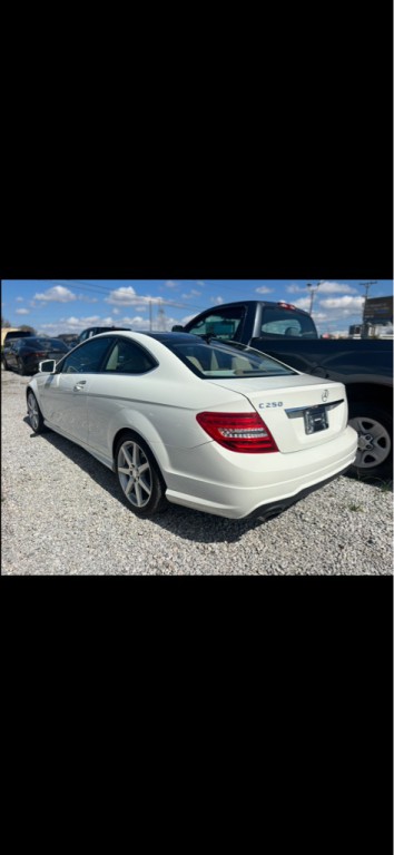 2012 Mercedes-Benz C-Class Image 3