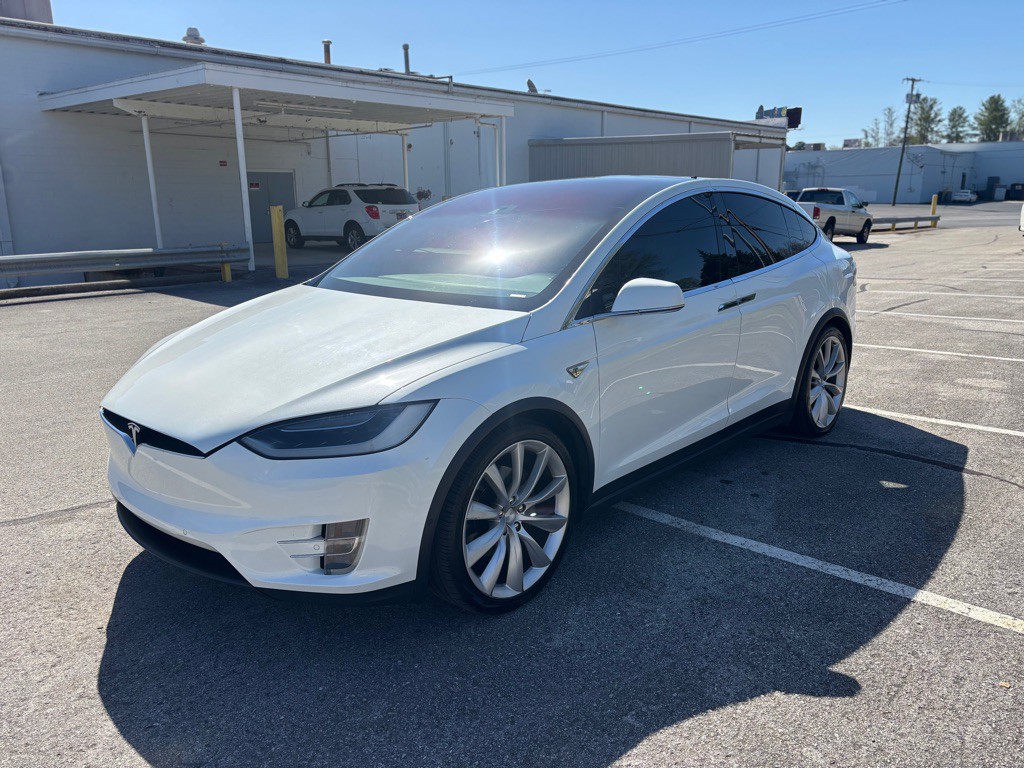 2016 Tesla Model X Image 1