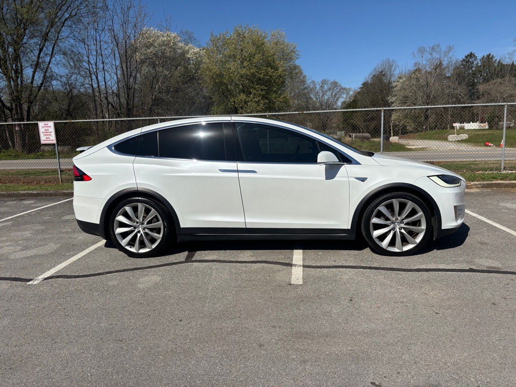 2016 Tesla Model X Image 4