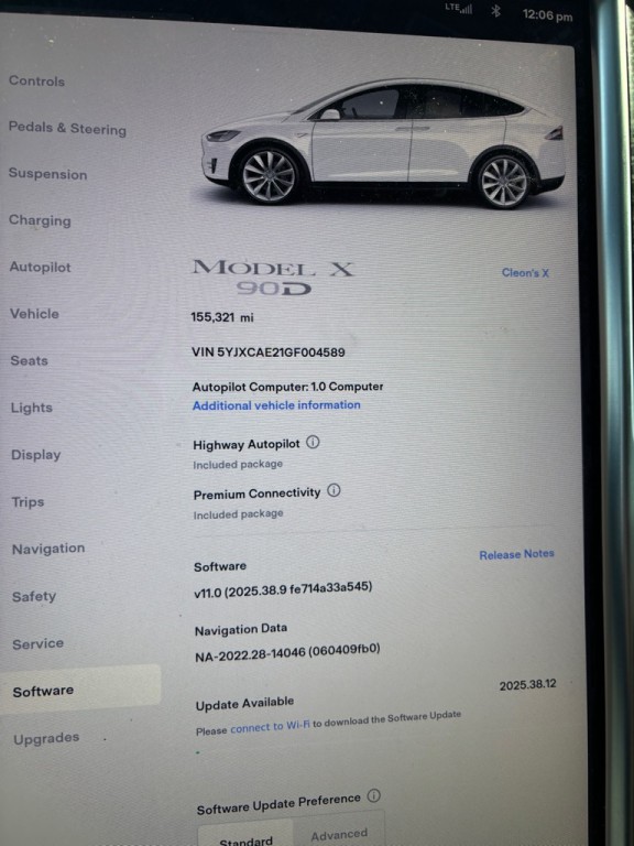 2016 Tesla Model X Image 11