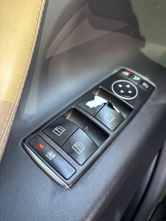 2016 Tesla Model X Image 12