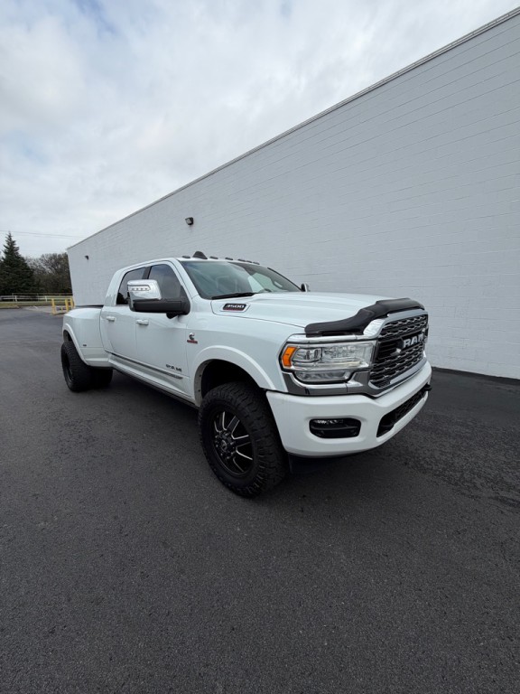 2023 RAM 3500 Image 2