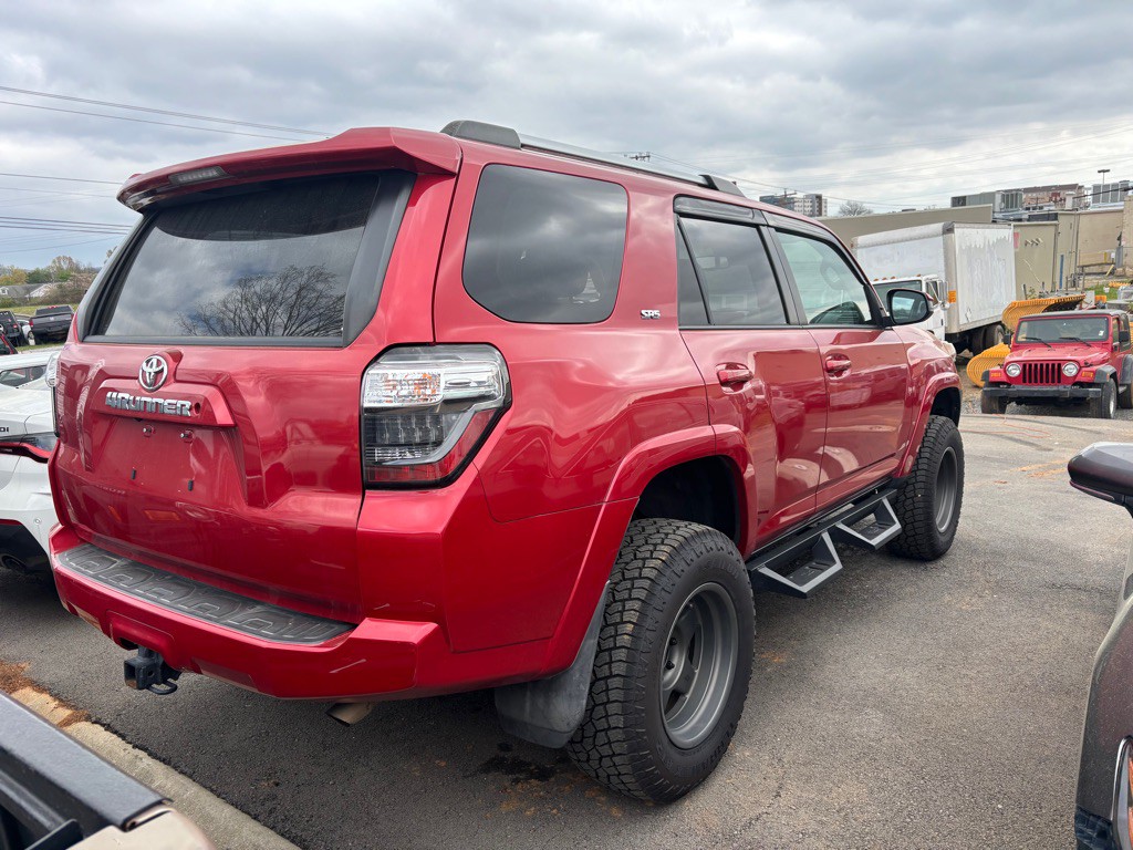 2020 Toyota 4Runner Image 3
