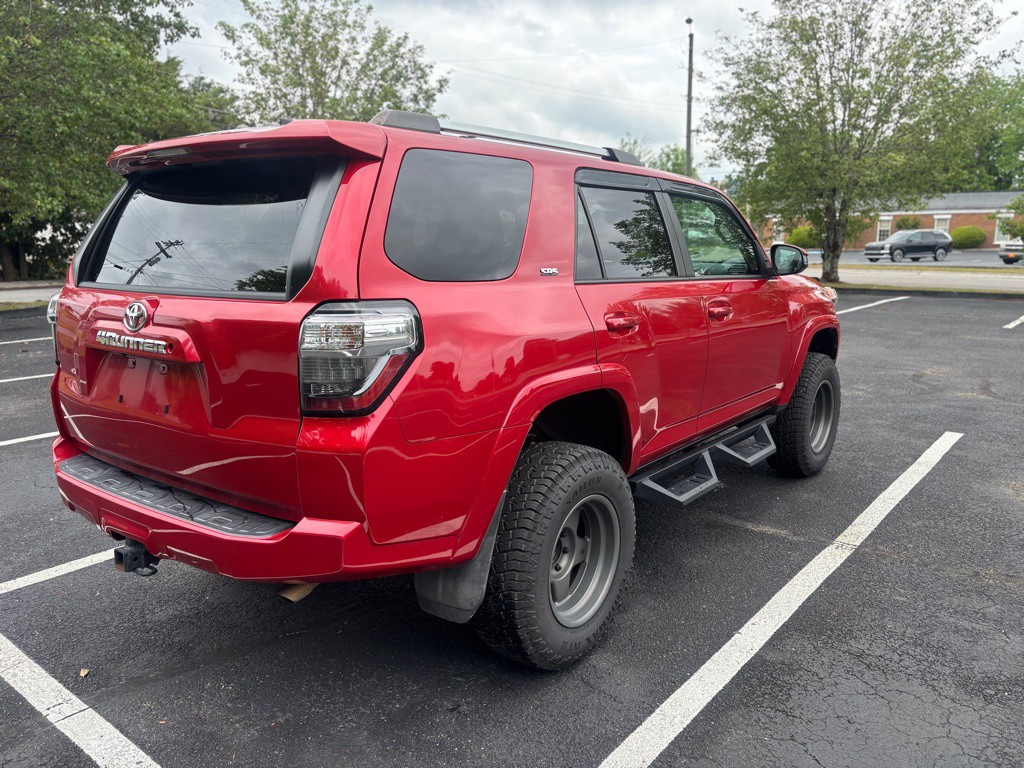 2020 Toyota 4Runner Image 13