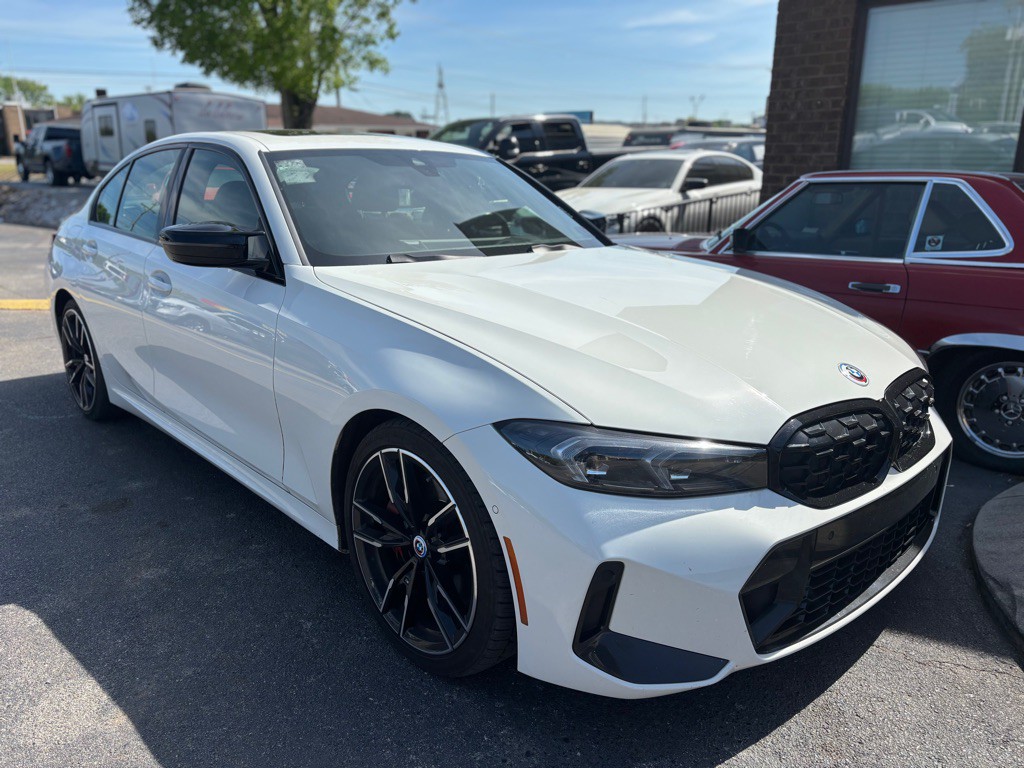 2023 BMW 3 Series Image 1