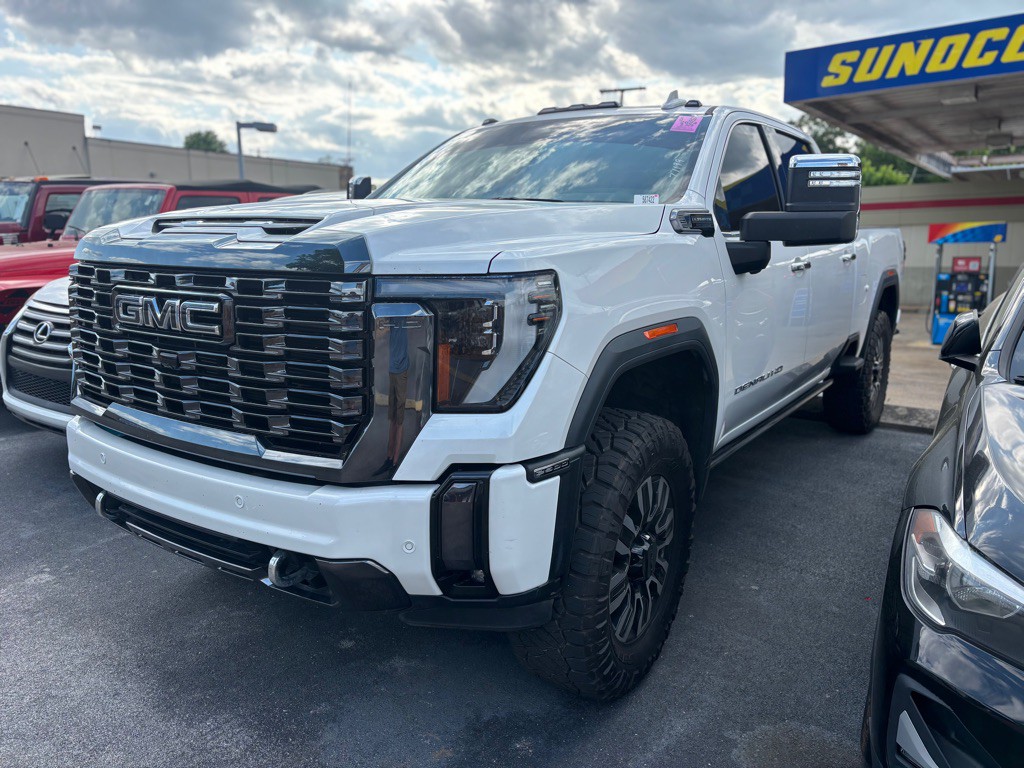 2024 GMC Sierra 2500 Image 2