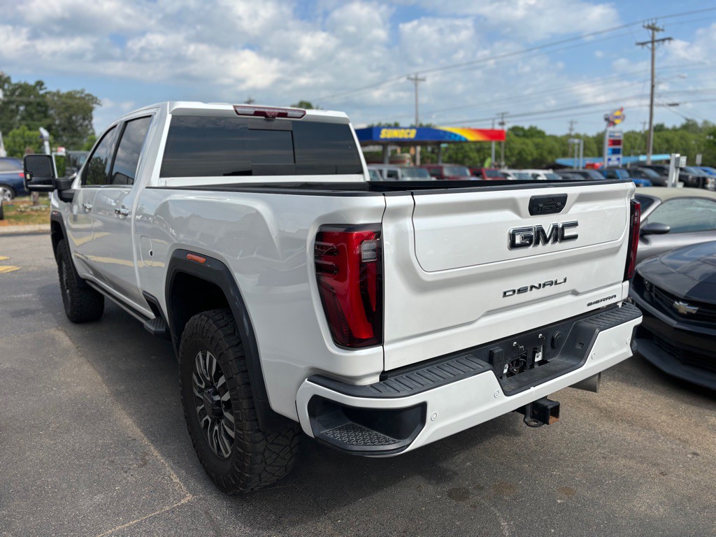 2024 GMC Sierra 2500 Image 8
