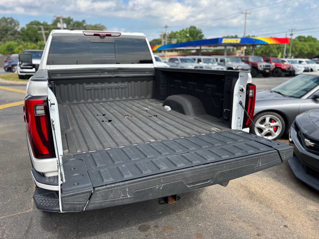 2024 GMC Sierra 2500 Image 9