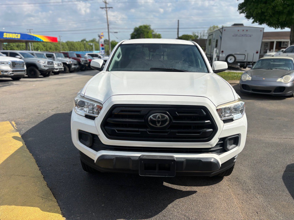 2019 Toyota Tacoma Image 2