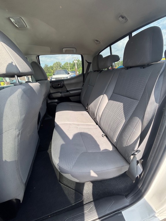 2019 Toyota Tacoma Image 8