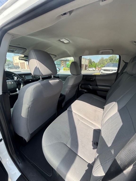 2019 Toyota Tacoma Image 9