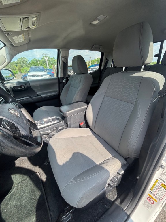 2019 Toyota Tacoma Image 10