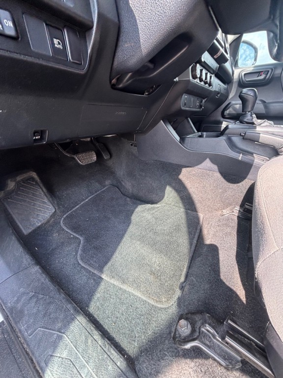 2019 Toyota Tacoma Image 12